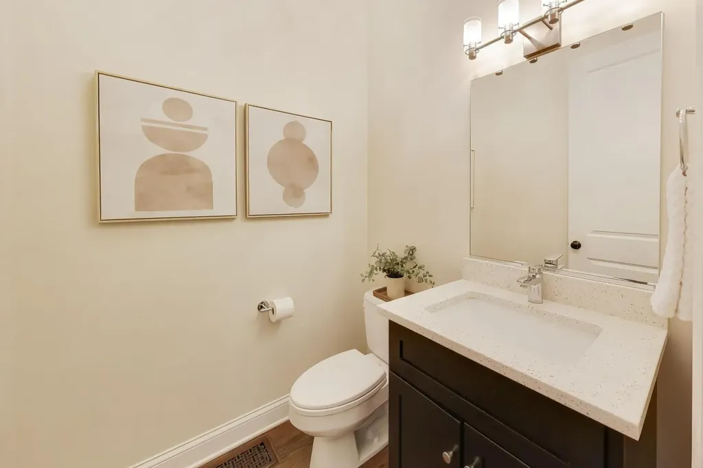 2439 West Moffat Street Chicago IL 60647