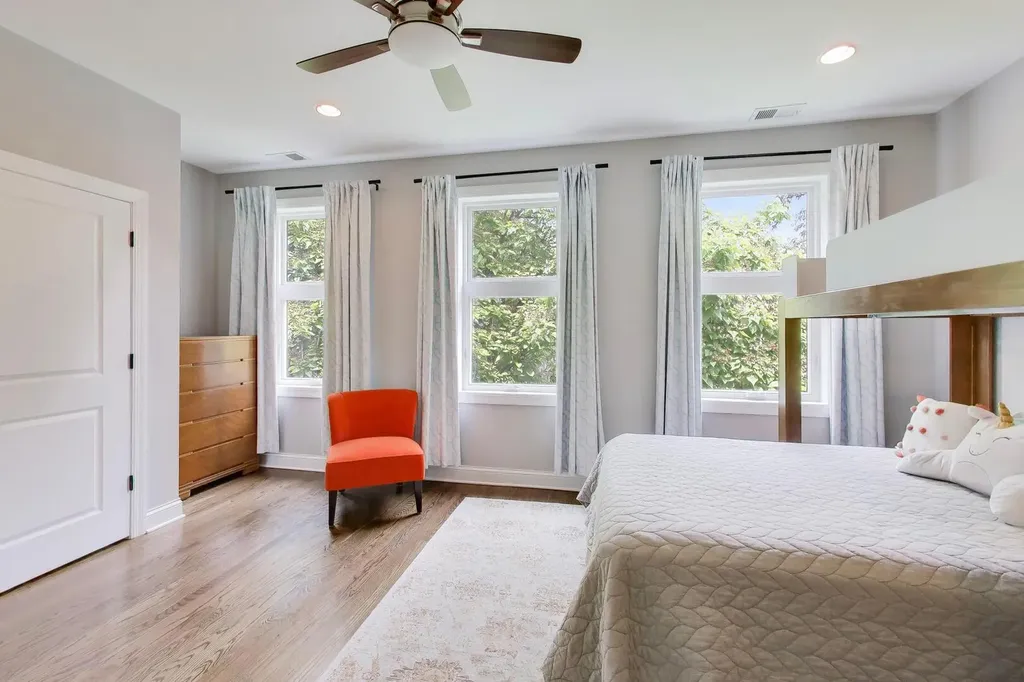 2439 West Moffat Street Chicago IL 60647