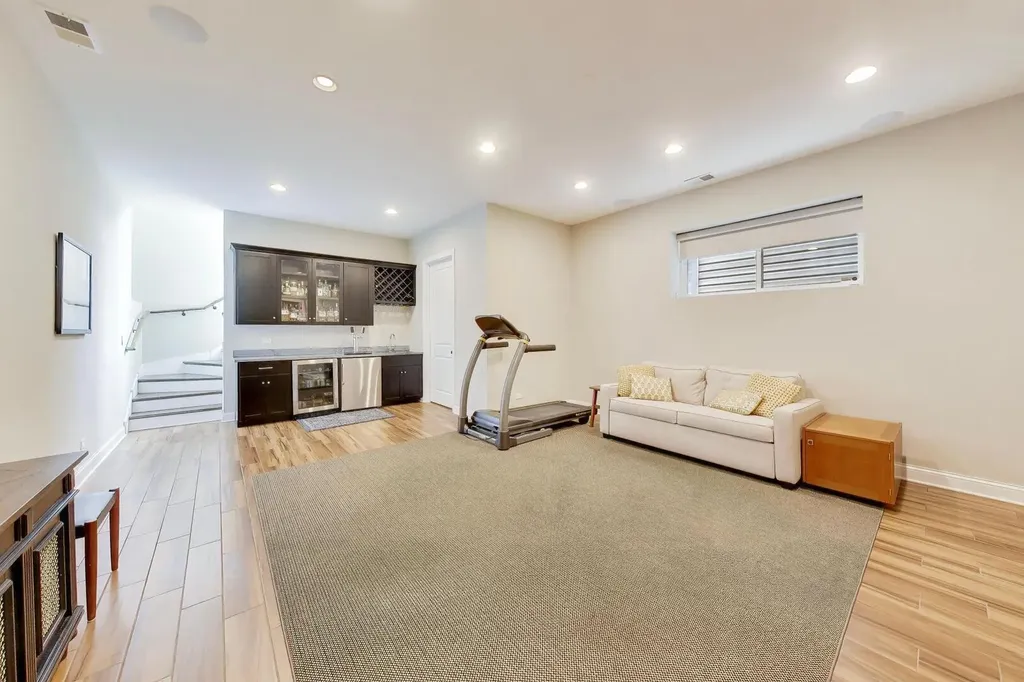 2439 West Moffat Street Chicago IL 60647