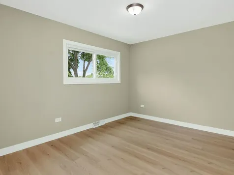 235 Norman Court Des Plaines IL 60016