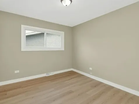235 Norman Court Des Plaines IL 60016