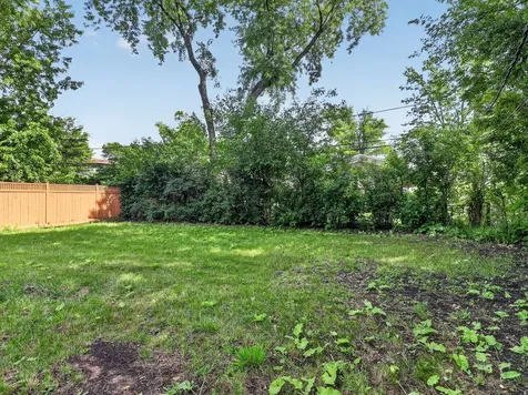 235 Norman Court Des Plaines IL 60016