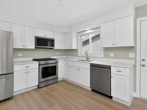 235 Norman Court Des Plaines IL 60016