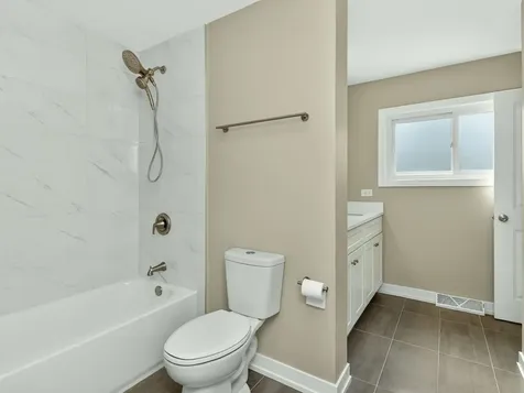 235 Norman Court Des Plaines IL 60016
