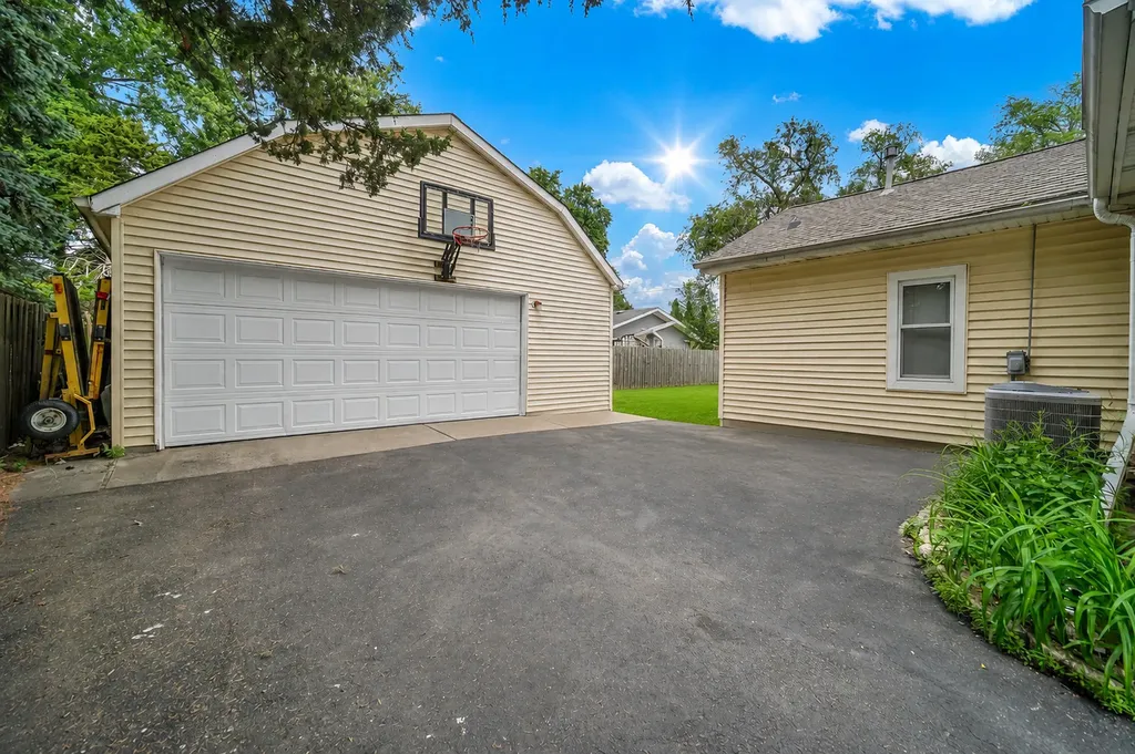 230 West Morris Avenue Lombard IL 60148