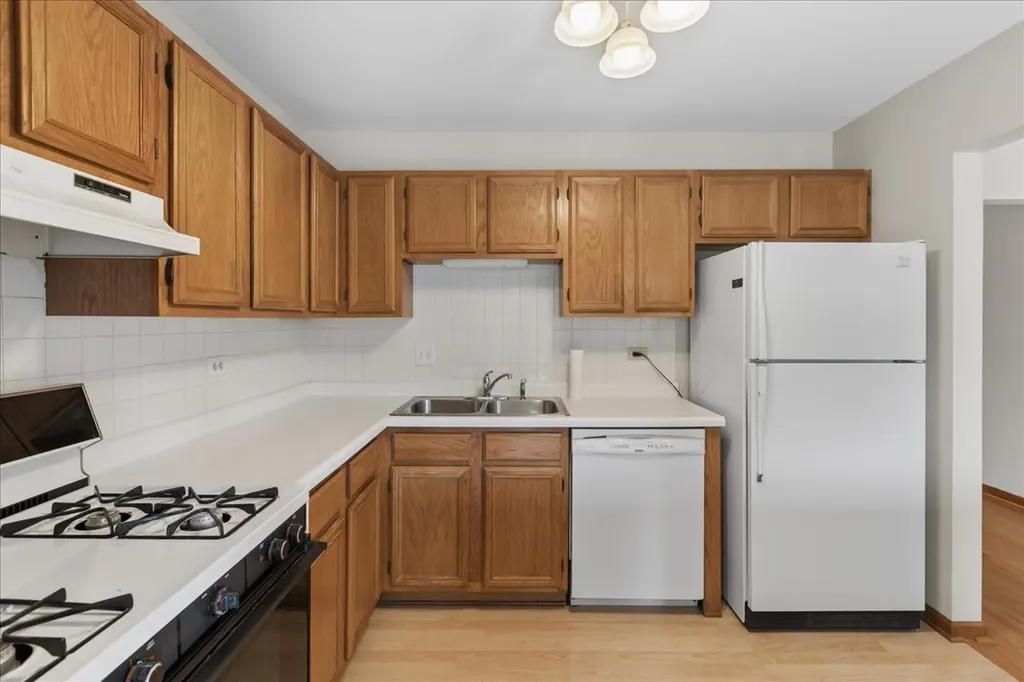 7050 Brighton Court Woodridge IL 60517