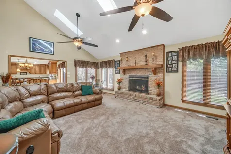 1113 Loyola Drive Libertyville IL 60048