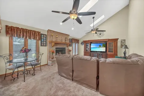 1113 Loyola Drive Libertyville IL 60048