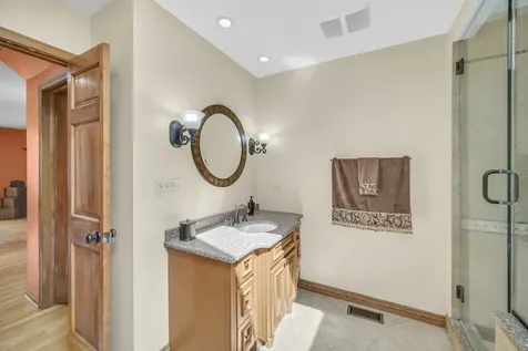 1113 Loyola Drive Libertyville IL 60048