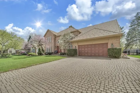 1113 Loyola Drive Libertyville IL 60048