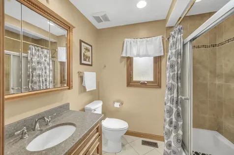 1113 Loyola Drive Libertyville IL 60048
