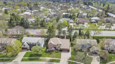 1113 Loyola Drive Libertyville IL 60048