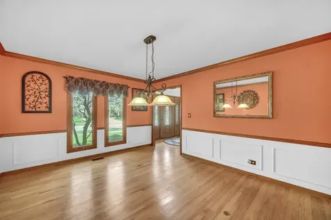 1113 Loyola Drive Libertyville IL 60048