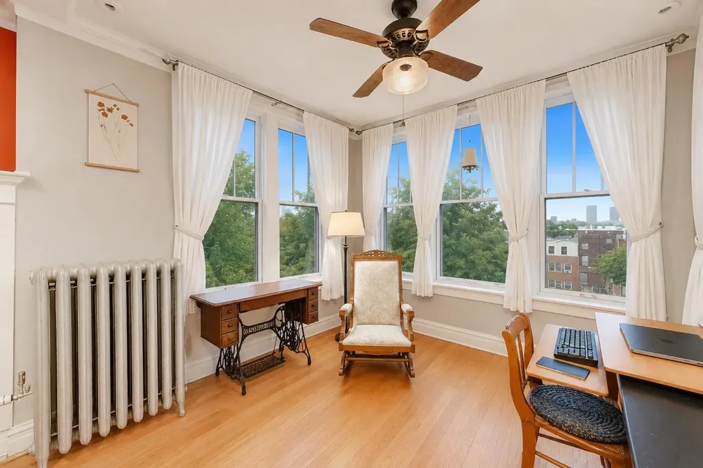 4428 North Malden Street Chicago IL 60640