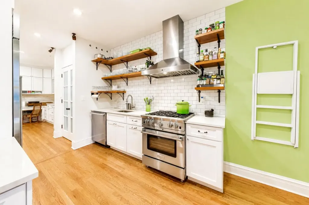 4428 North Malden Street Chicago IL 60640