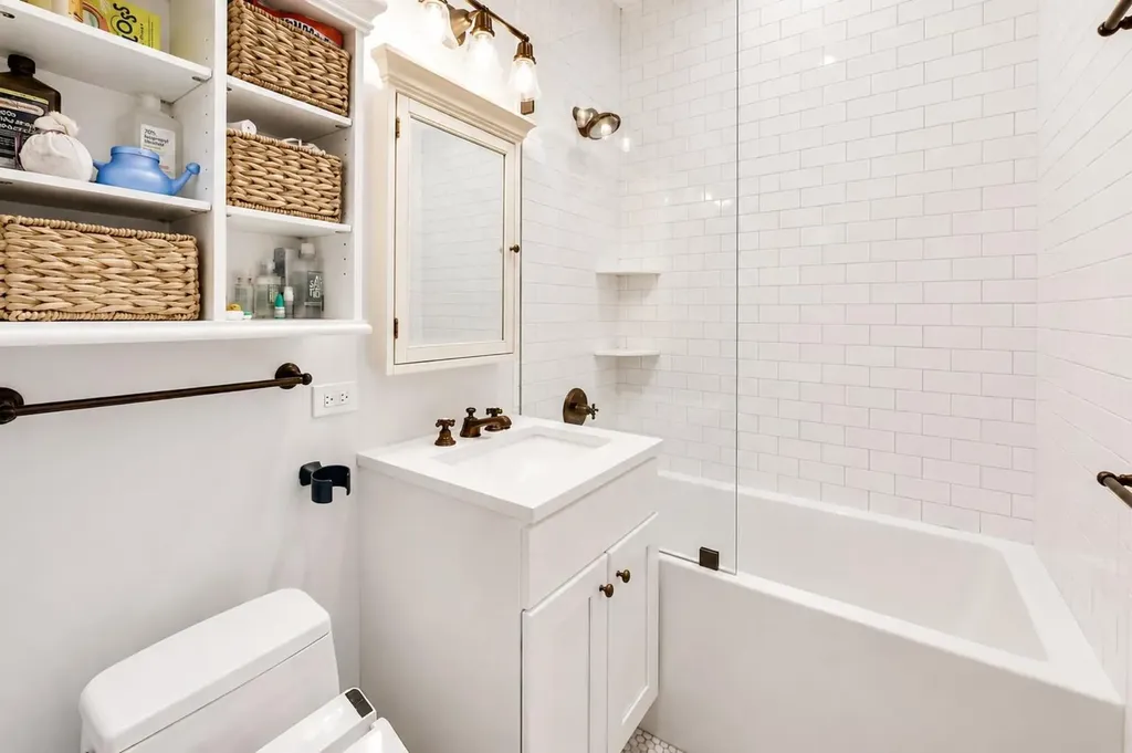 4428 North Malden Street Chicago IL 60640