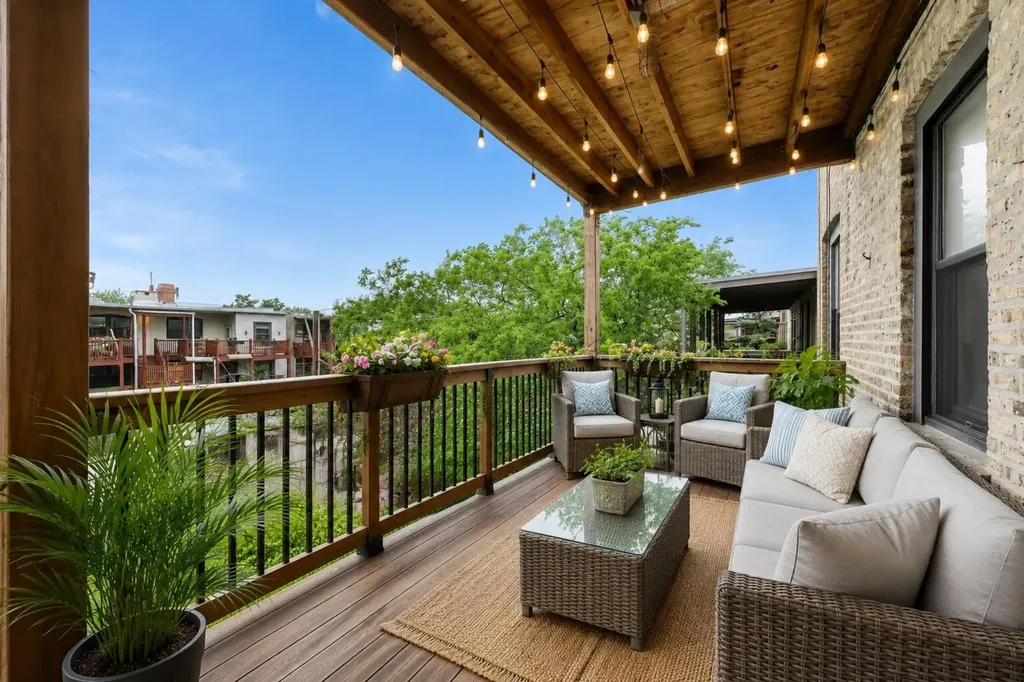 4428 North Malden Street Chicago IL 60640