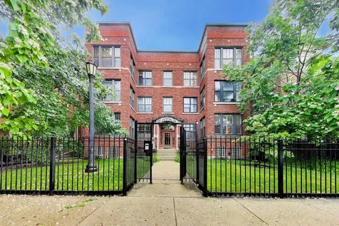 4428 North Malden Street Chicago IL 60640