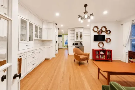 4428 North Malden Street Chicago IL 60640