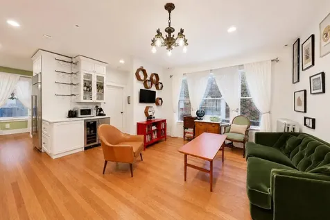4428 North Malden Street Chicago IL 60640