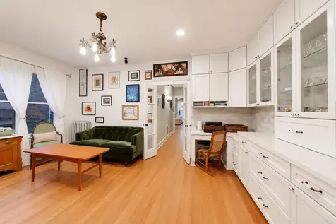 4428 North Malden Street Chicago IL 60640