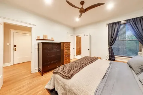4428 North Malden Street Chicago IL 60640