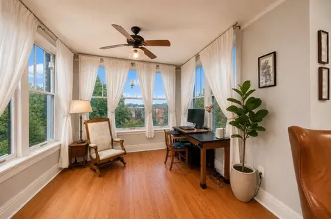 4428 North Malden Street Chicago IL 60640