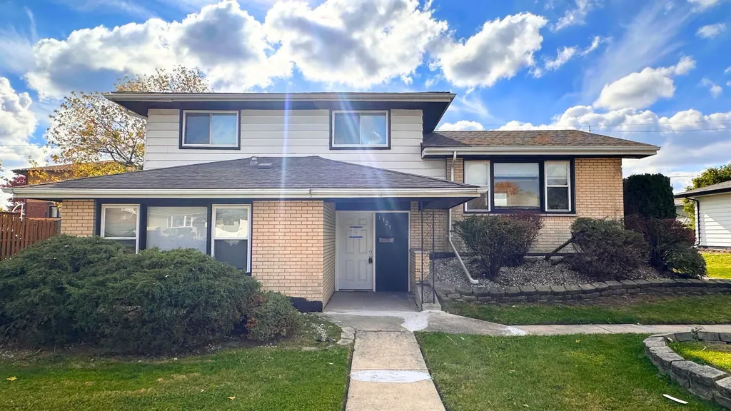 1325 East 168th Place South Holland IL 60473