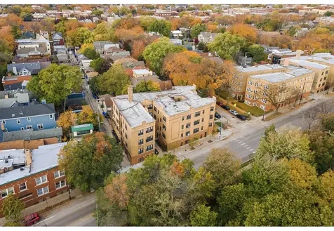 4226 North Clark Avenue Chicago IL 60613
