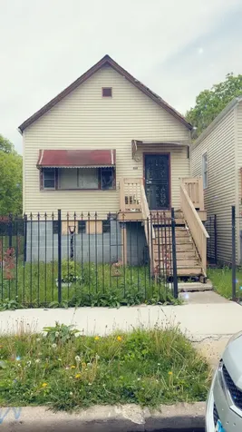 5135 South May Street S Chicago IL 60609