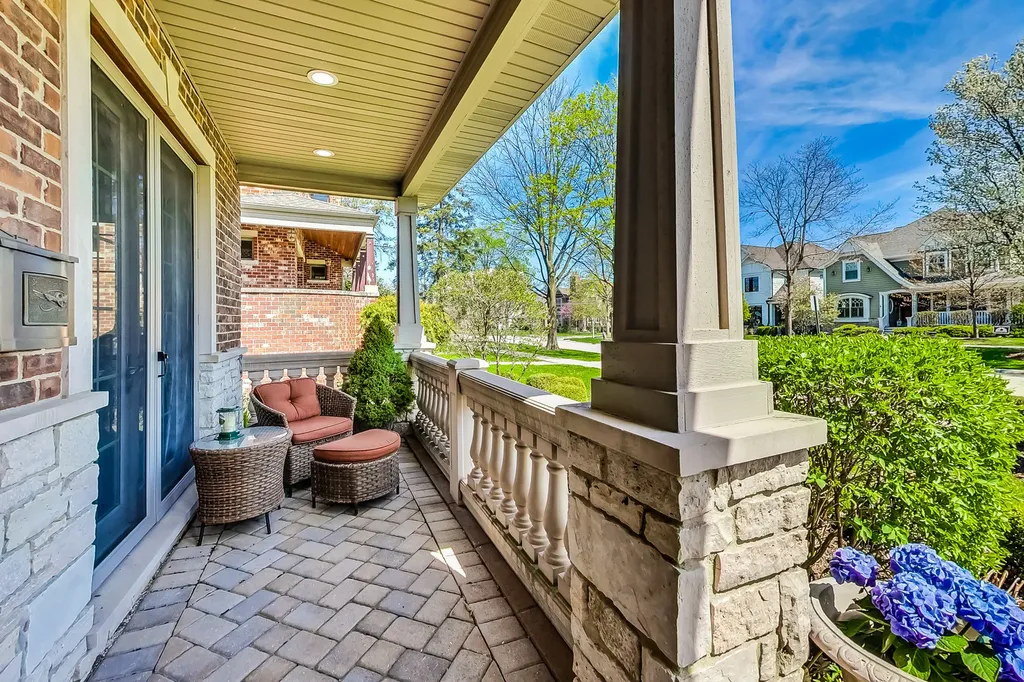 428 South Clifton Avenue Park Ridge IL 60068