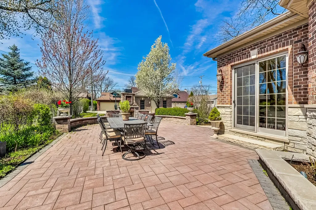 428 South Clifton Avenue Park Ridge IL 60068