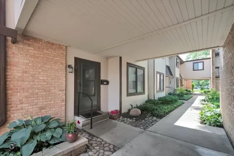 1734 Henley Street Glenview IL 60025