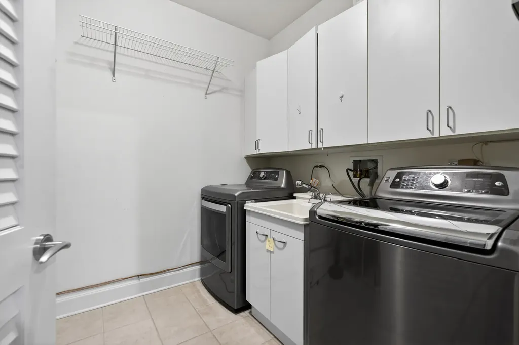 187 North Westshore Drive Chicago IL 60601