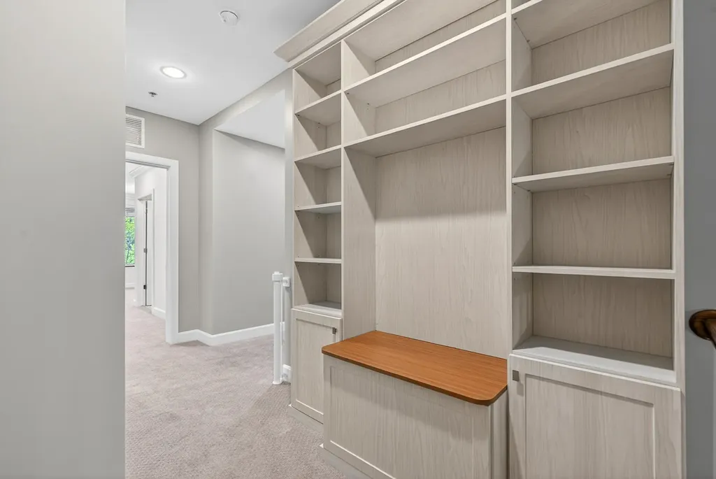187 North Westshore Drive Chicago IL 60601