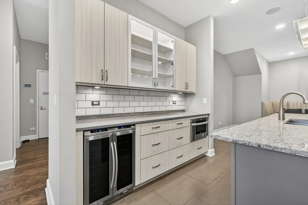 187 North Westshore Drive Chicago IL 60601