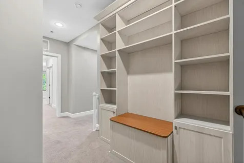187 North Westshore Drive Chicago IL 60601