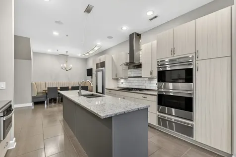 187 North Westshore Drive Chicago IL 60601