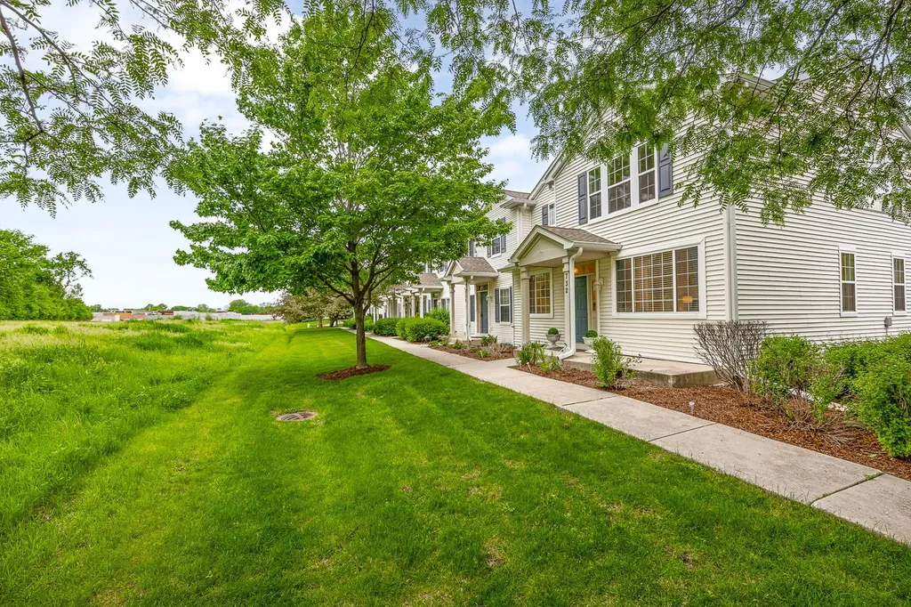732 County Line Road Aurora IL 60502