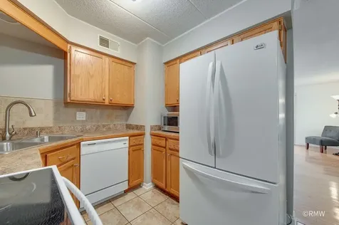 525 Timber Ridge Drive Carol Stream IL 60188