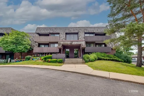 525 Timber Ridge Drive Carol Stream IL 60188
