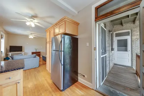 1949 West Argyle Street Chicago IL 60640