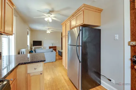 1949 West Argyle Street Chicago IL 60640