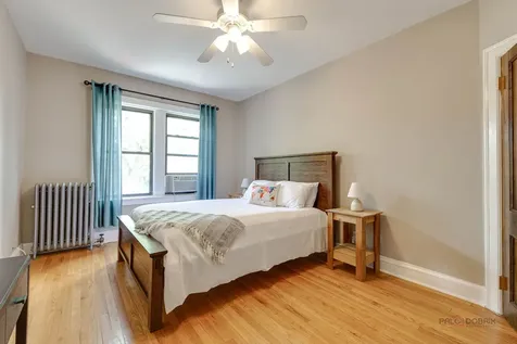 1949 West Argyle Street Chicago IL 60640