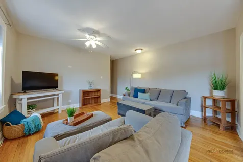 1949 West Argyle Street Chicago IL 60640