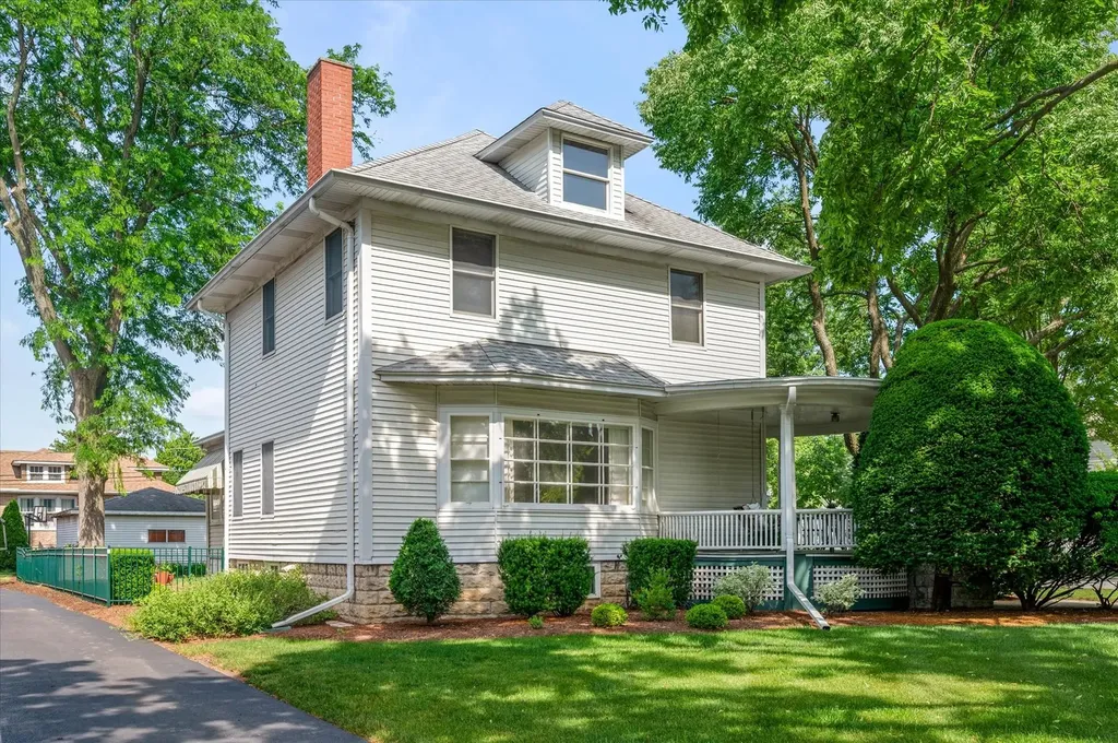 300 West Grantley Avenue Elmhurst IL 60126