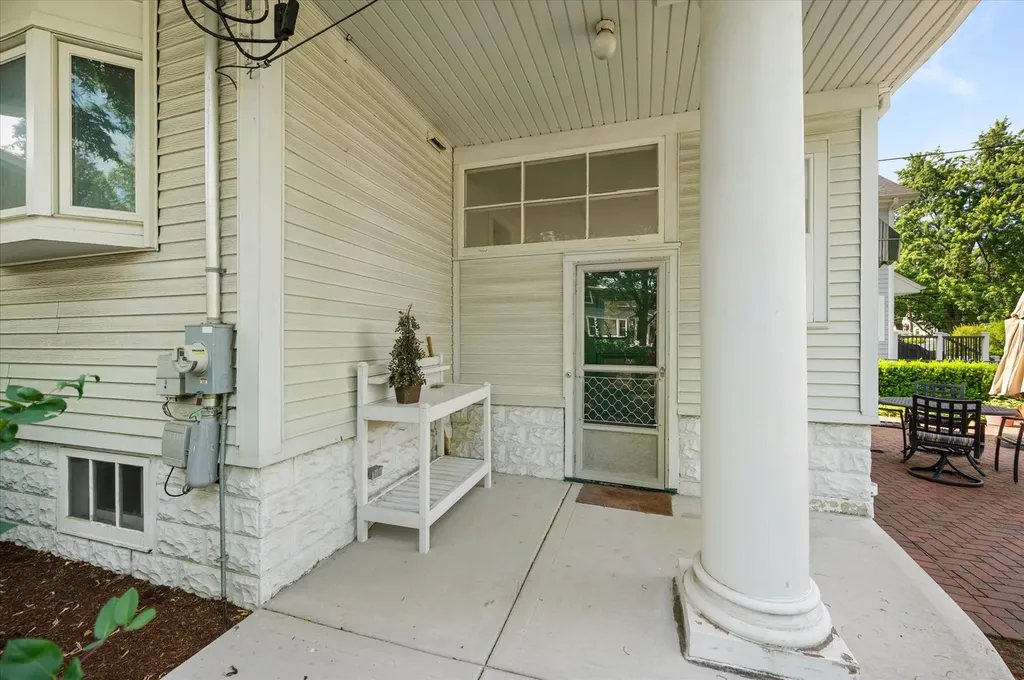 300 West Grantley Avenue Elmhurst IL 60126