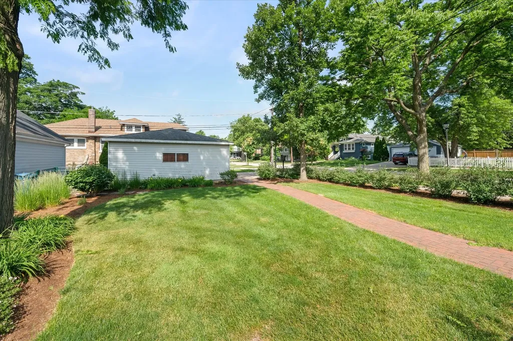 300 West Grantley Avenue Elmhurst IL 60126