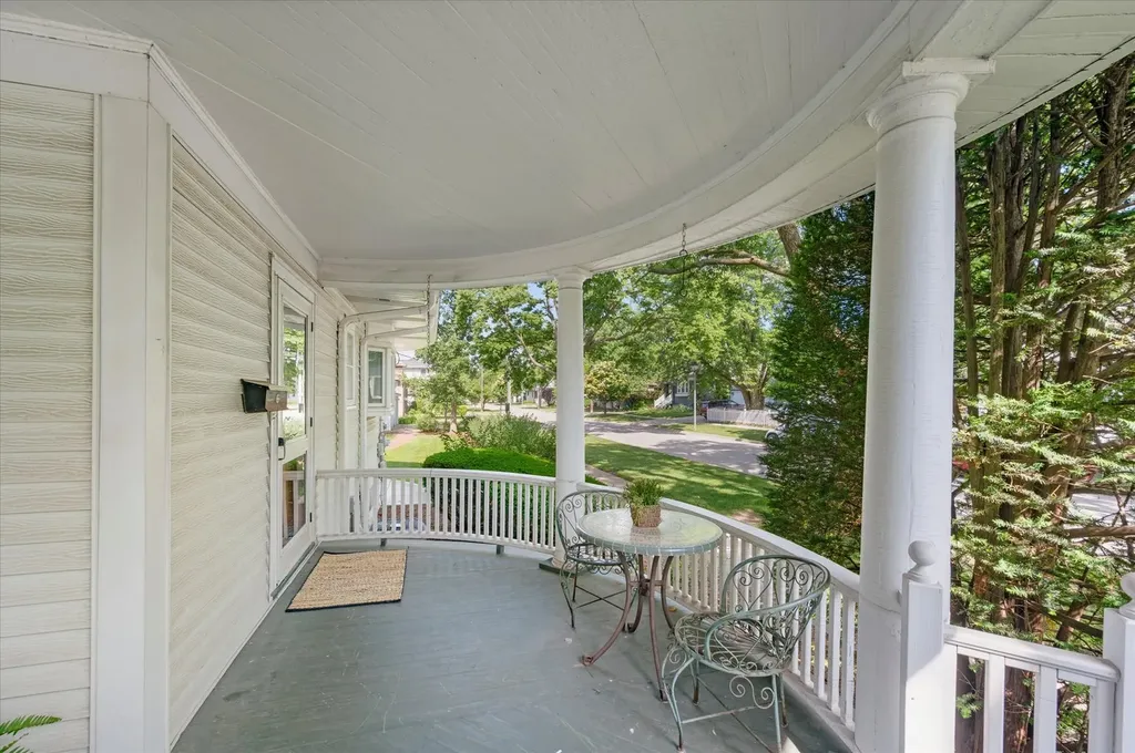 300 West Grantley Avenue Elmhurst IL 60126