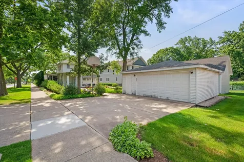 300 West Grantley Avenue Elmhurst IL 60126